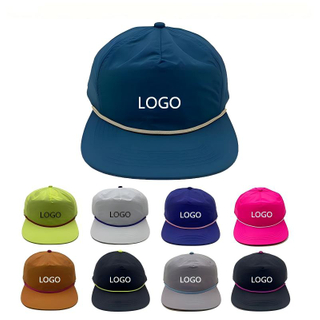 Gorra de b&eacute;isbol deportiva de secado r&aacute;pido en blanco con ala plana de nailon con logotipo personalizado al por mayor para minorista o distribuidor promocional 